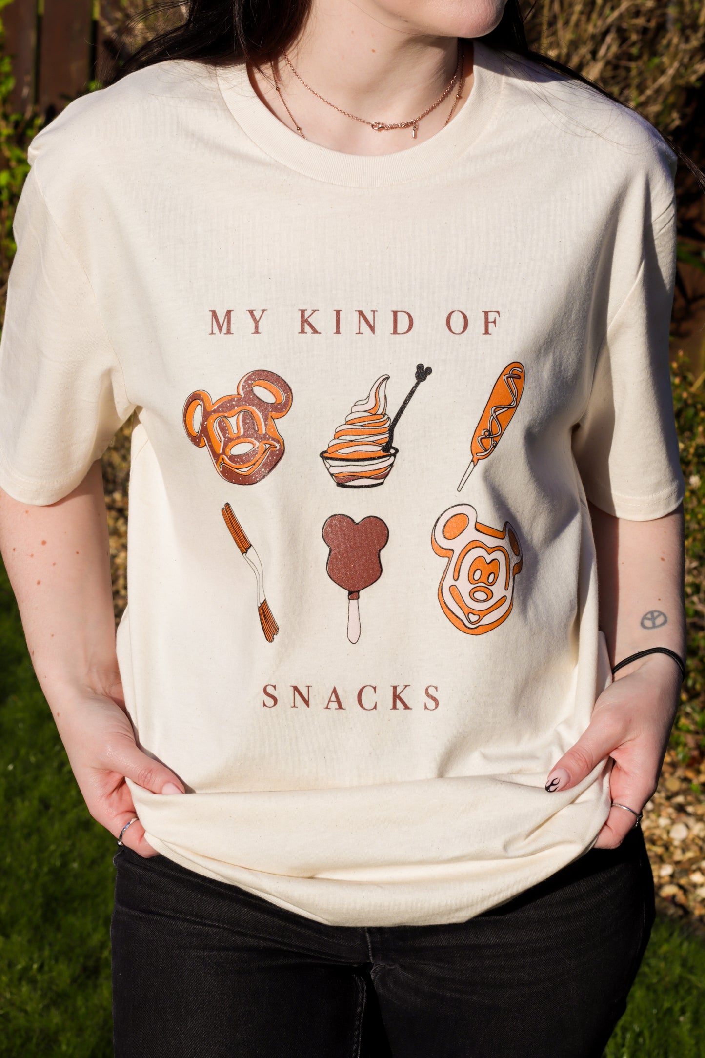 SNACKS TEE