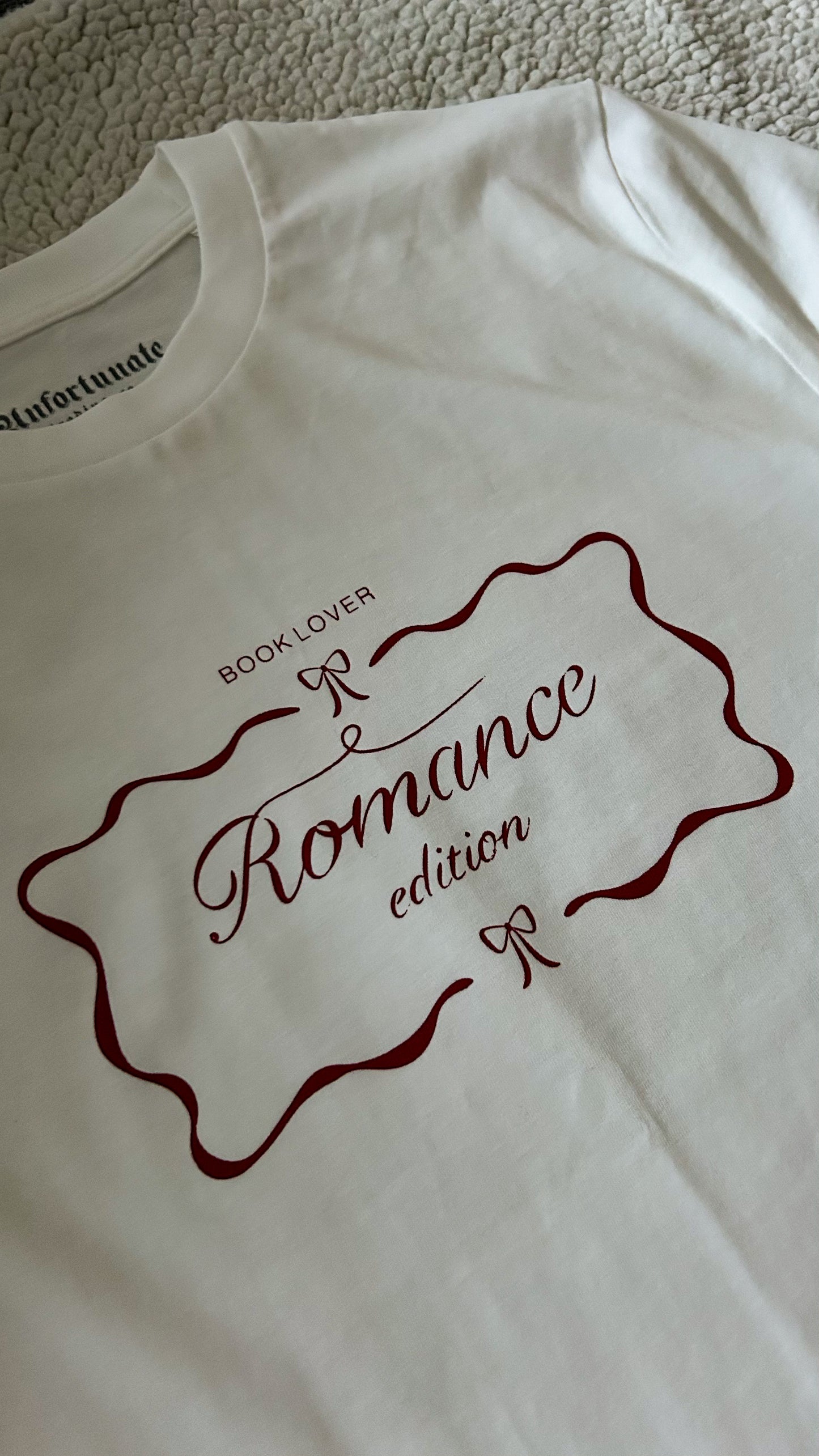 BOOK LOVERS - ROMANCE EDITION T-SHIRT